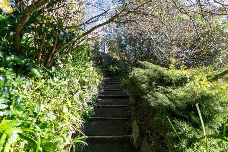 Photo of property in 28 Lighthouse Road, Bluff Hill, Napier, 4110