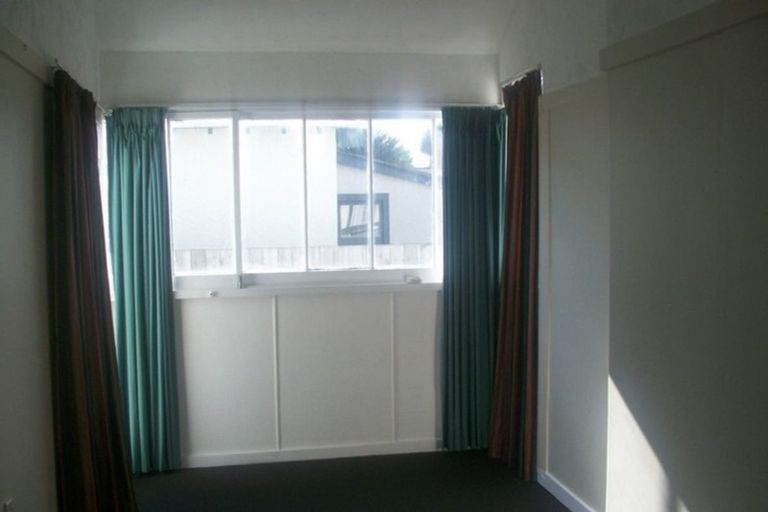 Photo of property in 102 Barbour Street, Waltham, Christchurch, 8011