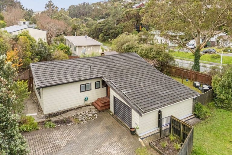 Photo of property in 26 Woolwich Close, Whitby, Porirua, 5024