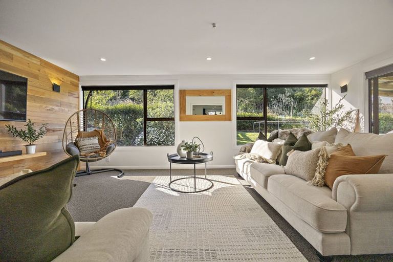 Photo of property in 44b Crosland Road, South Head, 0874