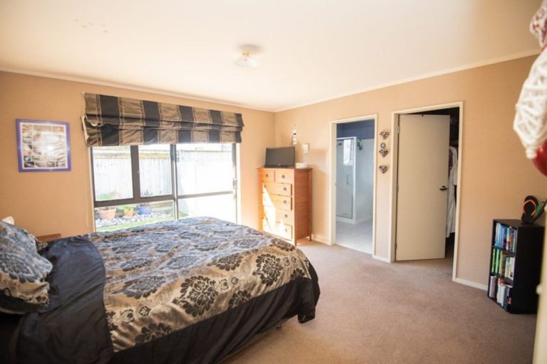 Photo of property in 7 Branigan Parade, Kelvin Grove, Palmerston North, 4414