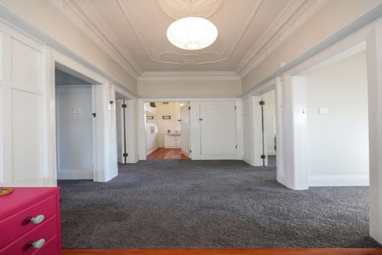Photo of property in 249 Macandrew Road, Forbury, Dunedin, 9012