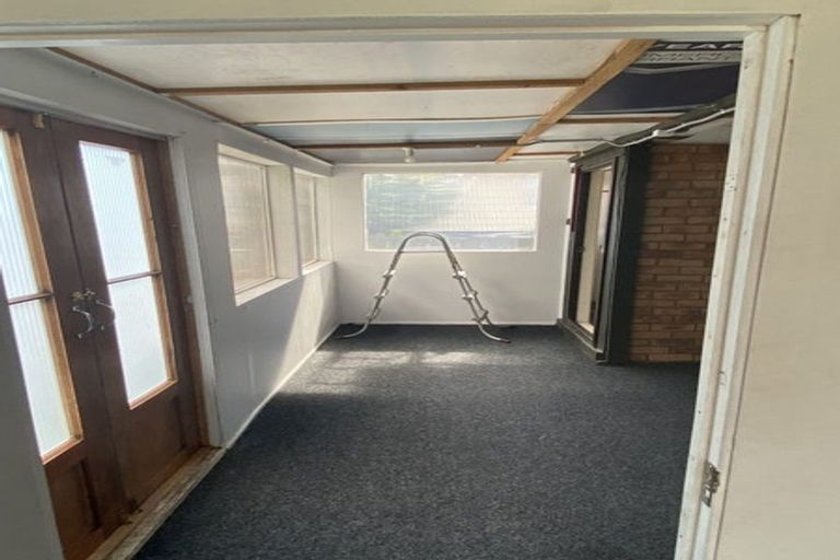 Photo of property in 8 Freyberg Avenue, Papatoetoe, Auckland, 2104