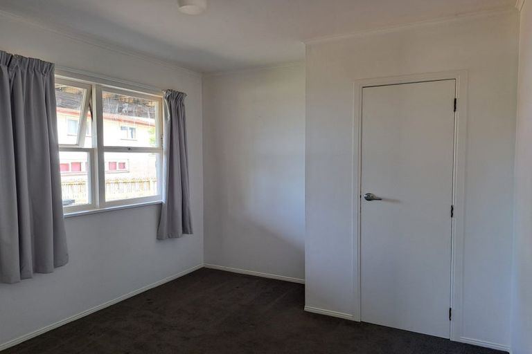 Photo of property in 87 Tiroroa Avenue, Te Atatu South, Auckland, 0610
