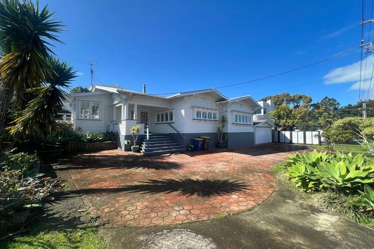 Photo of property in 2/40a Norwood Road, Bayswater, Auckland, 0622