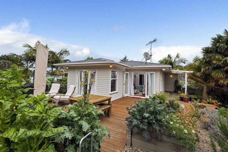 Photo of property in 35 Lynden Avenue, Hillcrest, Auckland, 0627