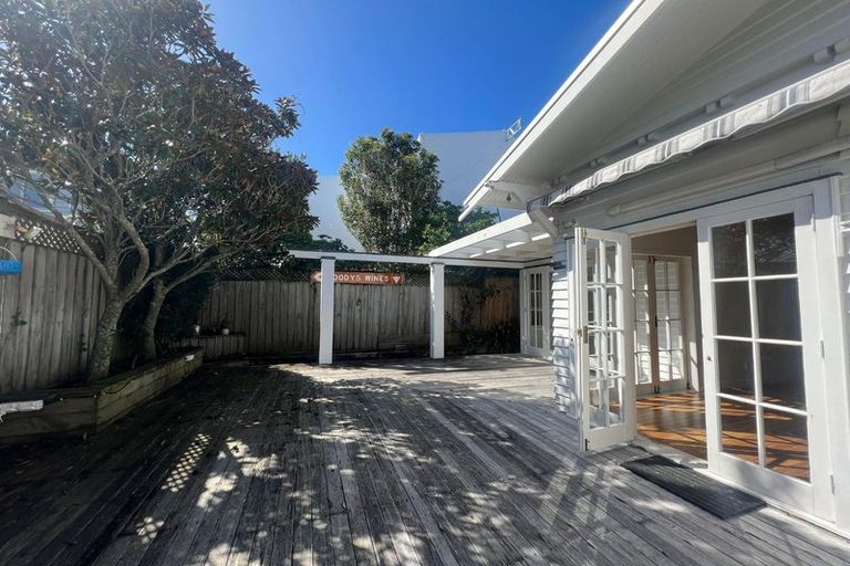 Photo of property in 2/40a Norwood Road, Bayswater, Auckland, 0622