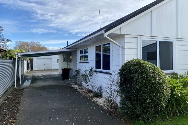 Photo of property in 28 Apollo Parade, Milson, Palmerston North, 4414