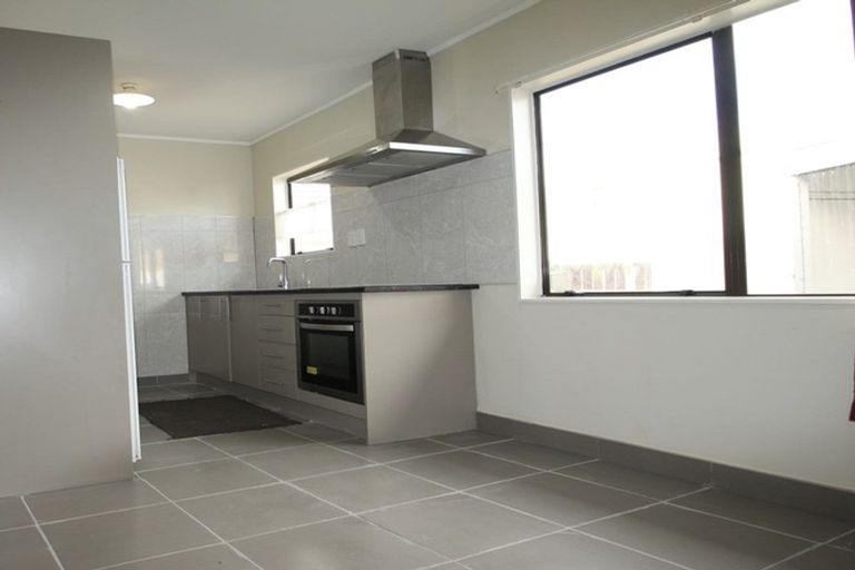 Photo of property in 2/24 Trevor Hosken Drive, Wiri, Auckland, 2104