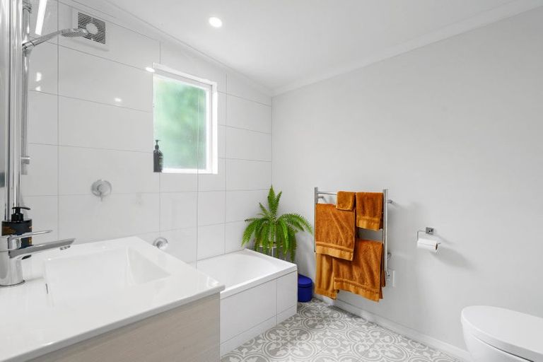 Photo of property in 92 Williams Street, Cambridge, 3434