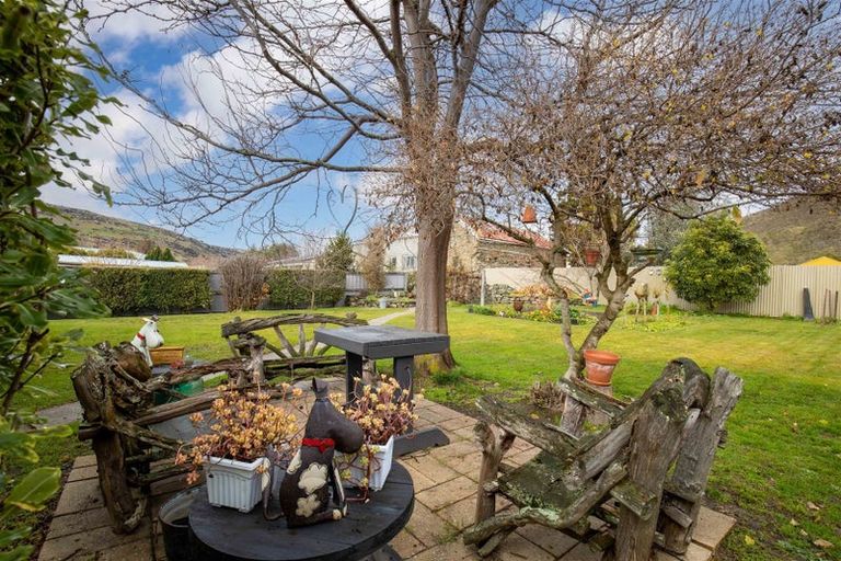 Photo of property in 83 Cheviot Street, Roxburgh, 9500