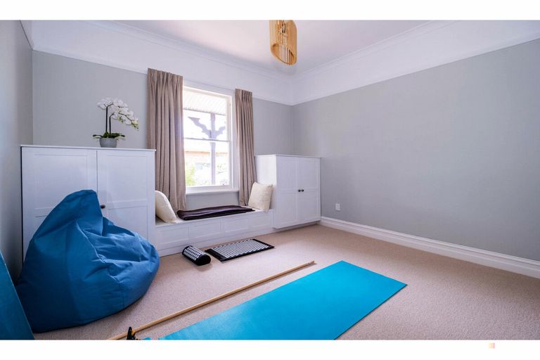 Photo of property in 43 Rhodes Street, Waimate, 7924