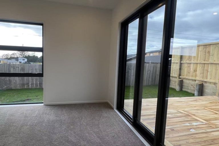 Photo of property in 44 Horokaka Street, Massey, Auckland, 0614