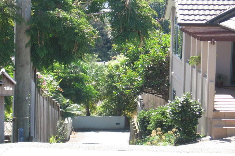 Photo of property in 18 Braemar Road, Rothesay Bay, Auckland, 0630