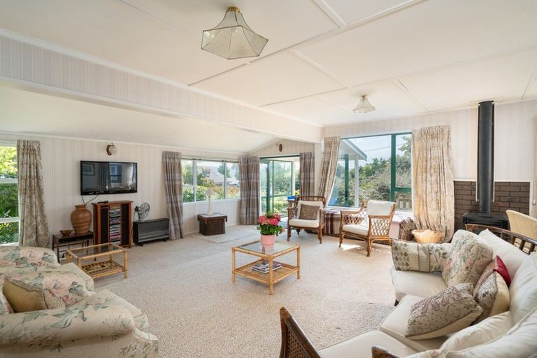 Photo of property in 32 Rainbow Drive, Rainbow Point, Taupo, 3330