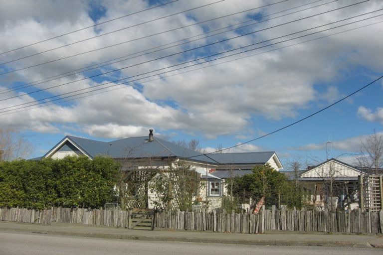 Photo of property in 12 Collins Street, Waipawa, 4210