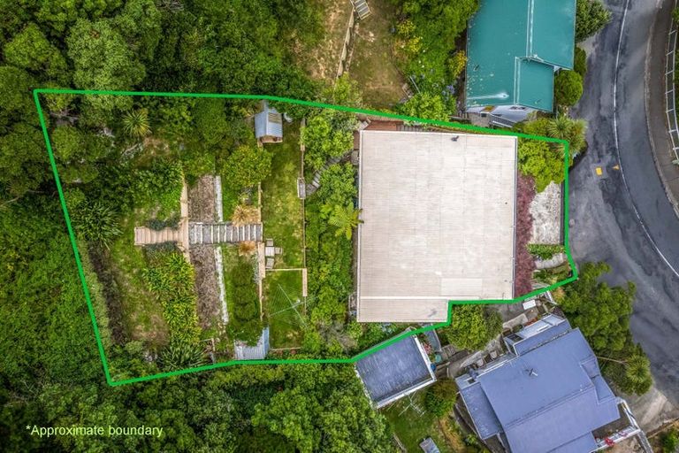 Photo of property in 107 Houghton Bay Road, Houghton Bay, Wellington, 6023