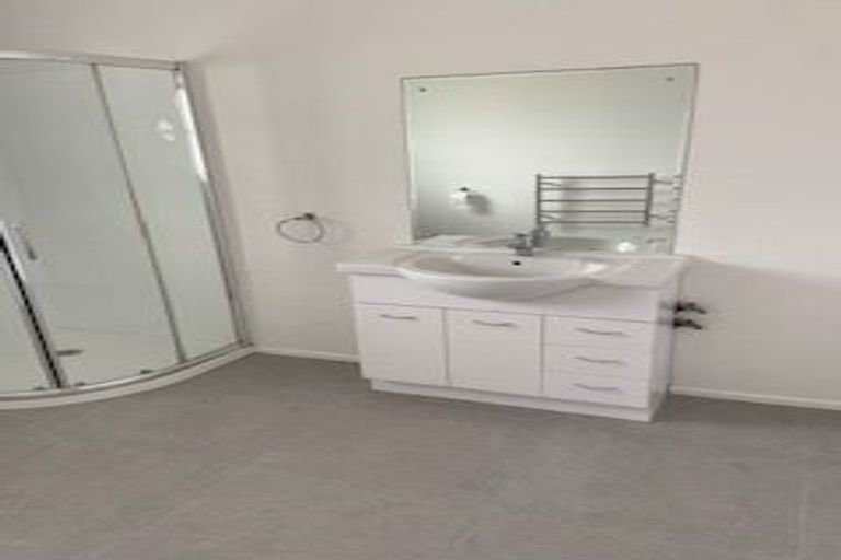 Photo of property in 3/19 Lake Pupuke Drive, Takapuna, Auckland, 0622