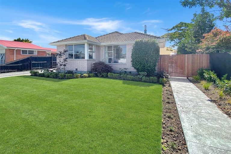 Photo of property in 11 Ian Place, Bishopdale, Christchurch, 8053