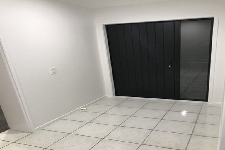 Photo of property in 6 Ferntree Terrace, West Harbour, Auckland, 0618