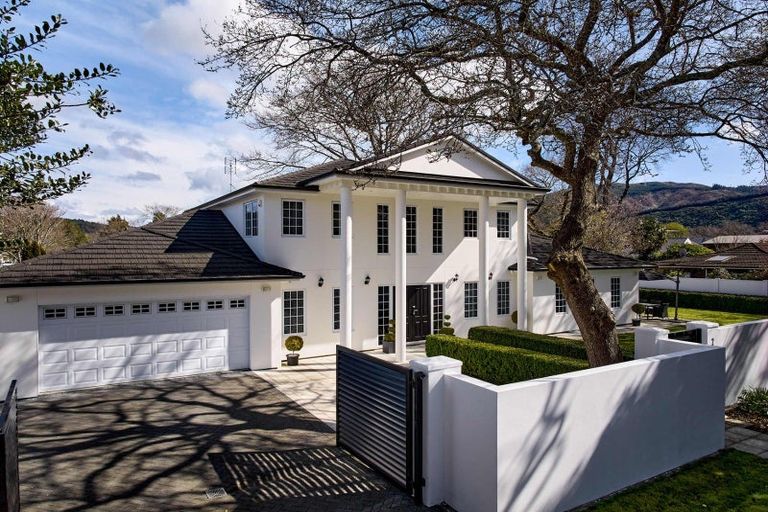 Photo of property in 2 Blundell Way, Heretaunga, Upper Hutt, 5018