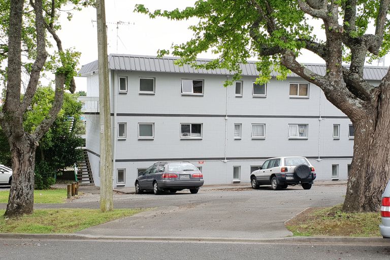 Photo of property in 2/4 Moana Street, Frankton, Hamilton, 3204