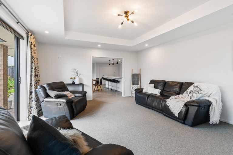 Photo of property in 16 Carrick Place, Mosgiel, 9024