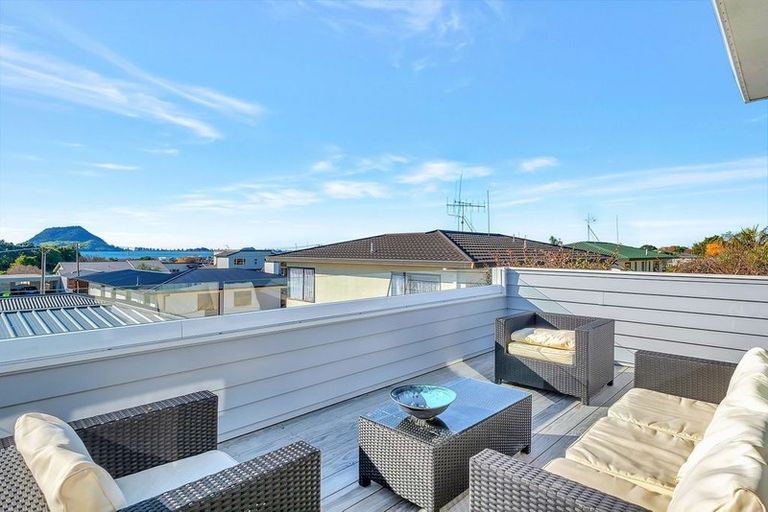 Photo of property in 20a Seaview Road, Otumoetai, Tauranga, 3110