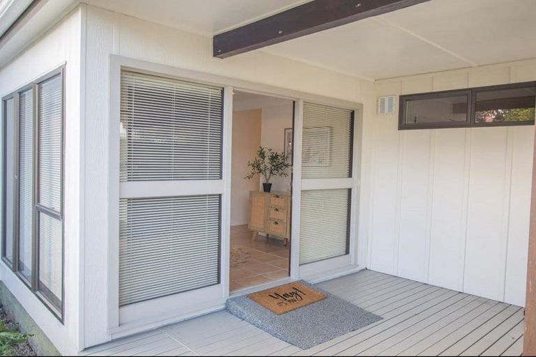 Photo of property in 2 Puketiro Place, Paihia, 0200