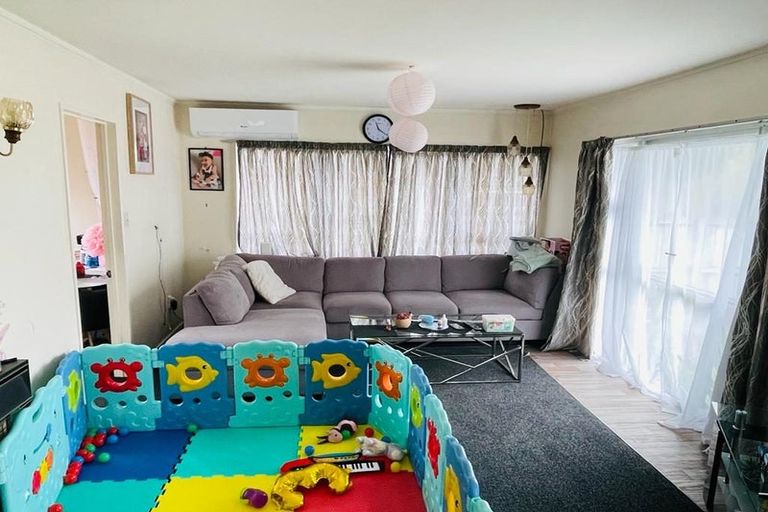 Photo of property in 37 Oakfield Crescent, Pukete, Hamilton, 3200