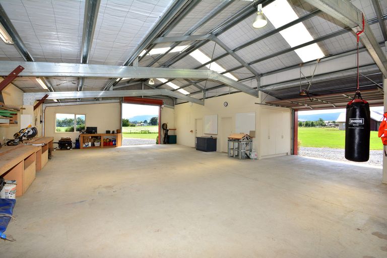 Photo of property in 100 Wingatui Road, Mosgiel, 9024