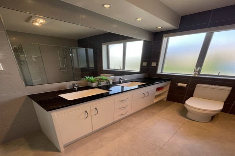 Photo of property in 22 Marwan Crescent, The Gardens, Auckland, 2105