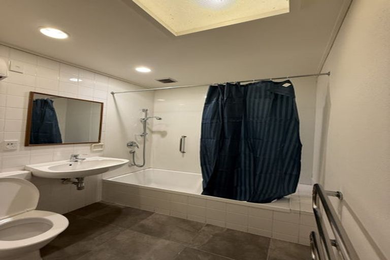 Photo of property in 3a Donald Crescent, Karori, Wellington, 6012