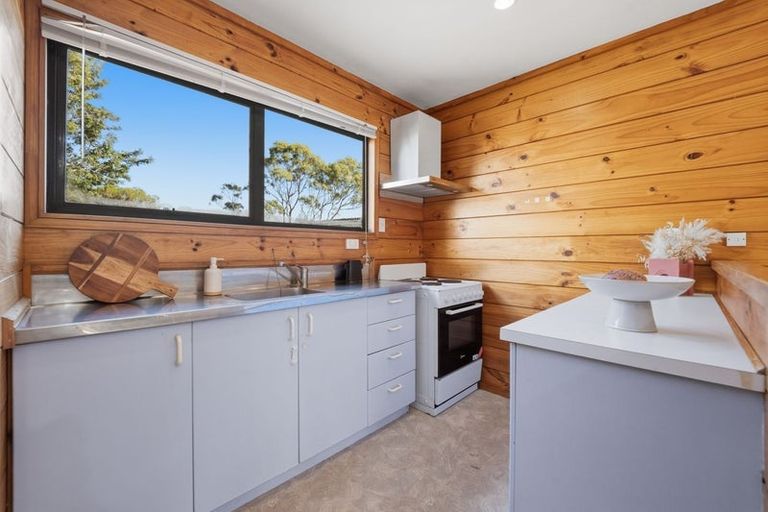 Photo of property in 4 Redwing Street, Browns Bay, Auckland, 0630