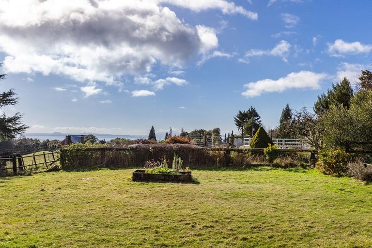 Photo of property in 17 Parerohi Grove, Kuratau, Turangi, 3381