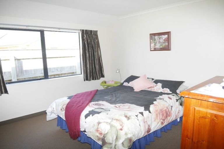 Photo of property in 23 Gandalf Crescent, Paraparaumu, 5032