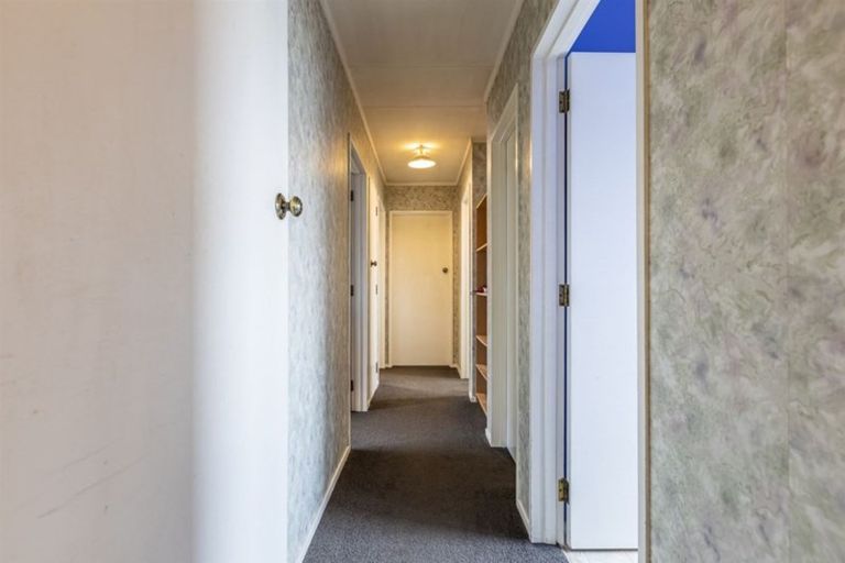 Photo of property in 16 Rosedale Crescent, Cloverlea, Palmerston North, 4412