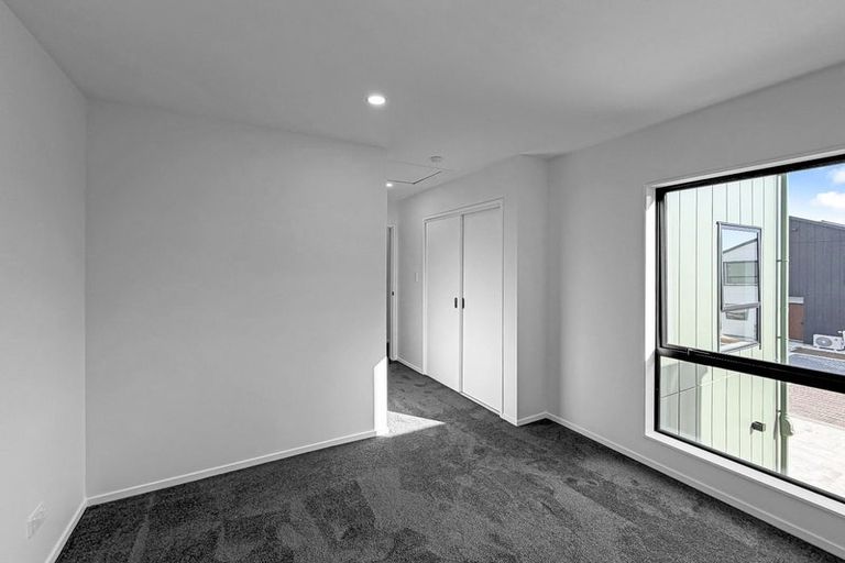 Photo of property in 21 Karaka Village Parade, Karaka, 2580