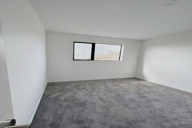 Photo of property in 41b Crestview Rise, Papakura, 2110