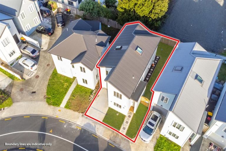 Photo of property in 25 Stitchbird Crescent, Papakura, 2110