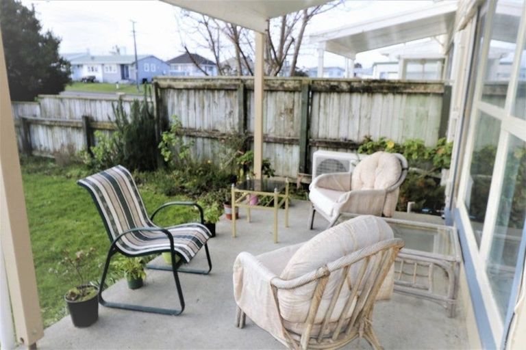Photo of property in 44 Matipo Street, Castlecliff, Wanganui, 4501