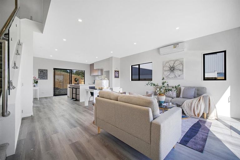 Photo of property in 58a Crestview Rise, Papakura, 2110