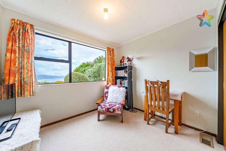Photo of property in 57 Pokohiwi Road, Normandale, Lower Hutt, 5010