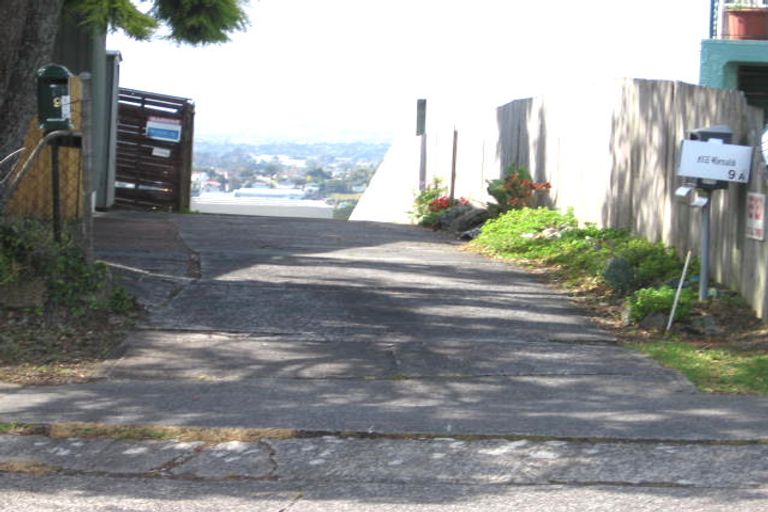 Photo of property in 1/9 Sunset Road, Totara Vale, Auckland, 0632