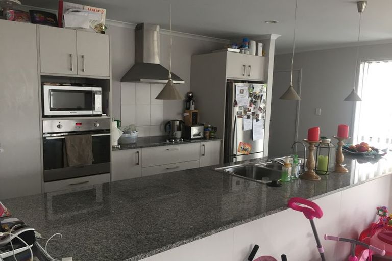 Photo of property in 220 Harbourside Drive, Karaka, Papakura, 2113