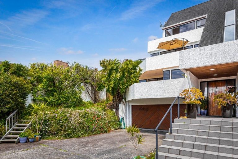 Photo of property in 2/7 Calypso Place, Rothesay Bay, Auckland, 0630