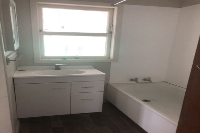 Photo of property in 3 Panair Crescent, Hillcrest, Hamilton, 3216