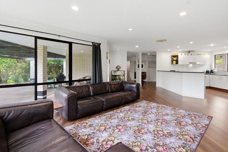 Photo of property in 17 Terry Smyth Drive, Kumeu, 0892