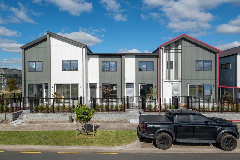 Photo of property in 28 Juniper Drive, Rosehill, 2113