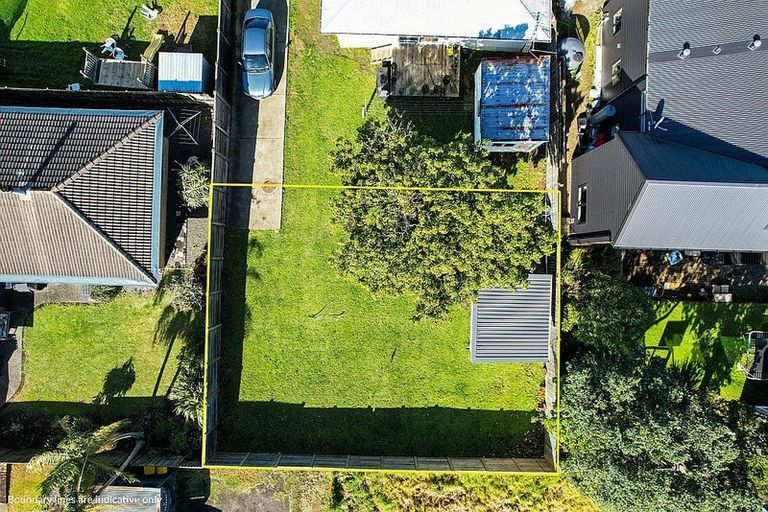 Photo of property in 1c Waione Avenue, Te Atatu Peninsula, Auckland, 0610